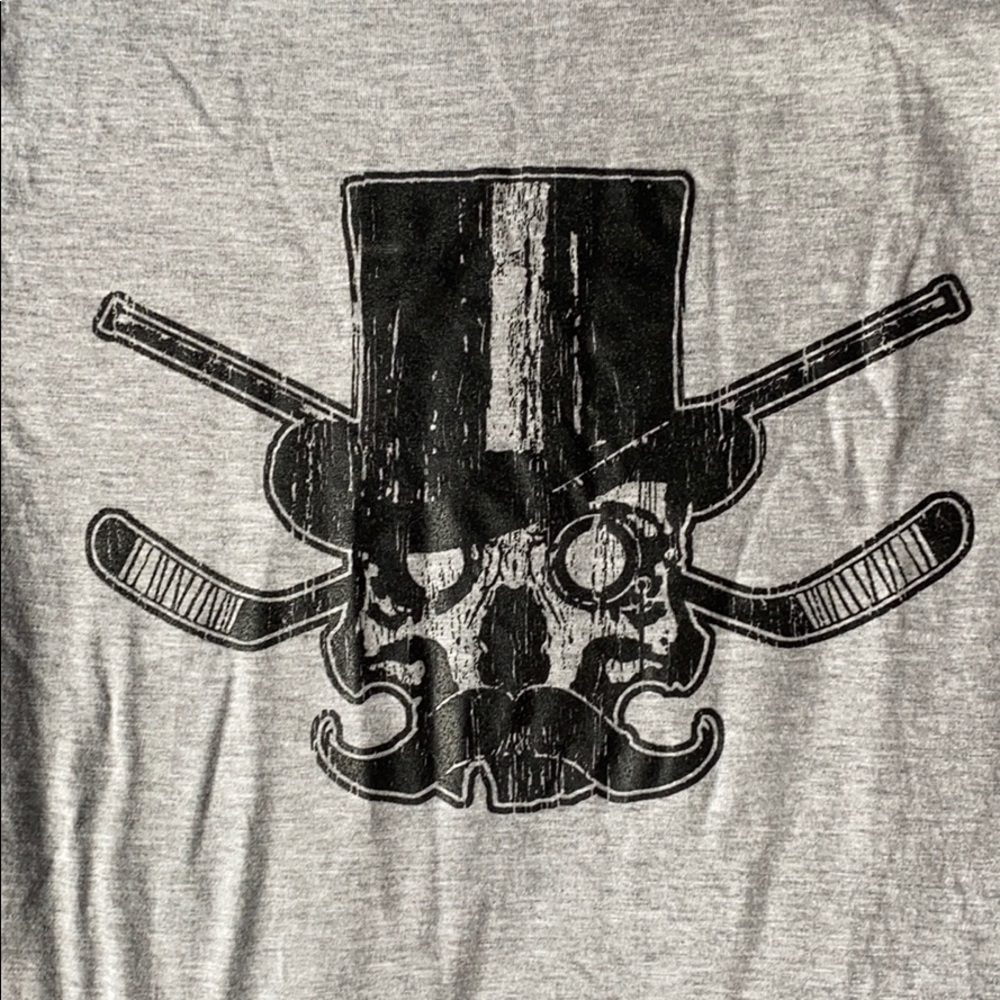 Hockey fan t-shirt, medium.